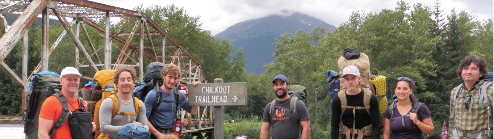Group at the beginning of the Chilkoot Trail |  <i>Nathalie Gauthier</i>