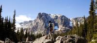 Hiking in the majestic mountains of Rocky Mountain National Park | ©VisittheUSA.com