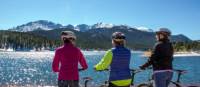 Cyclists enjoying the view of The Rockies | ©VisittheUSA.com